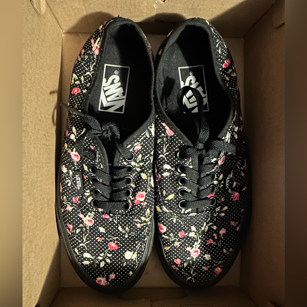 Vans (W8/M6.5) Black with Floral and White Dot Print